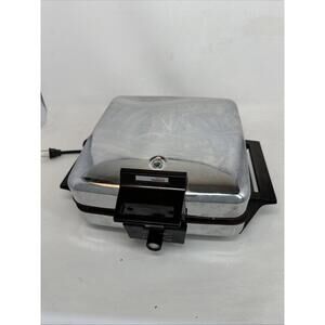 VTG Toastmaster 269C Chrome Waffle Maker | Reversible Plates | Tested MCM Design